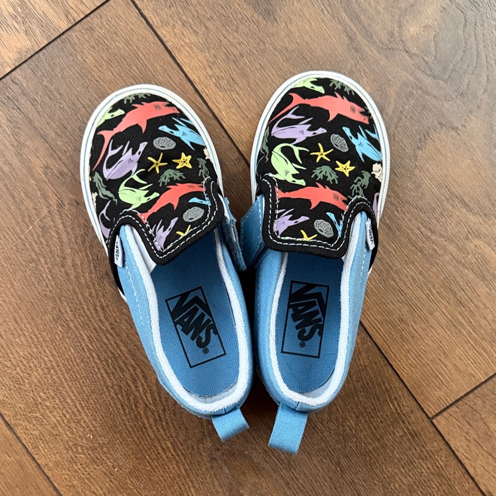 Vans Kids Slip-On Sneakers with Shark🦈 Print - Black Multicolor Size 8 Toddler